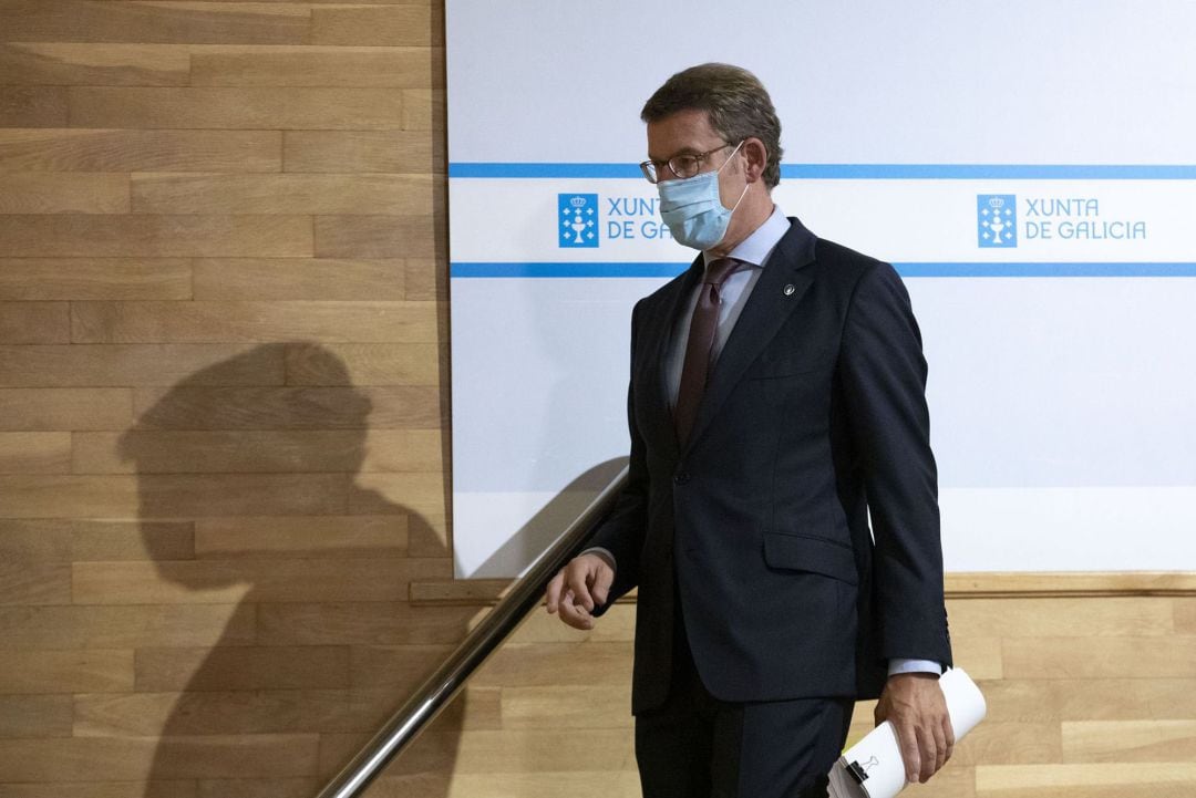 El presidente de la Xunta, Alberto Núñez Feijoo, tras la rueda de prensa posterior a la reunión del gobierno gallego. 
 