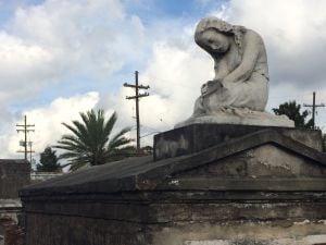 La estatua favorita de Tony en el Cementerio de Saint Louis nº1