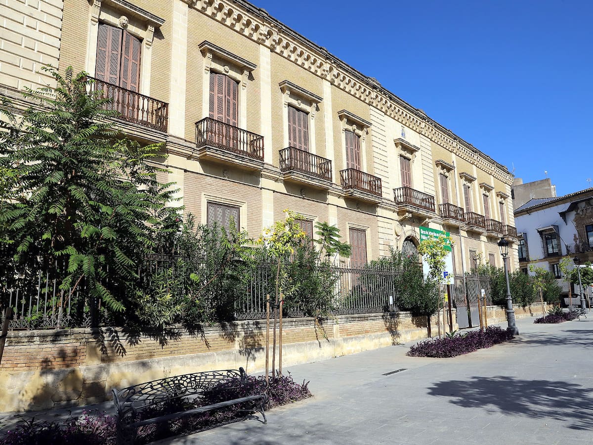 Comienzan las obras de rehabilitación de la antigua Comisaría de Jerez para convertirlo en un hotel de cuatro estrellas