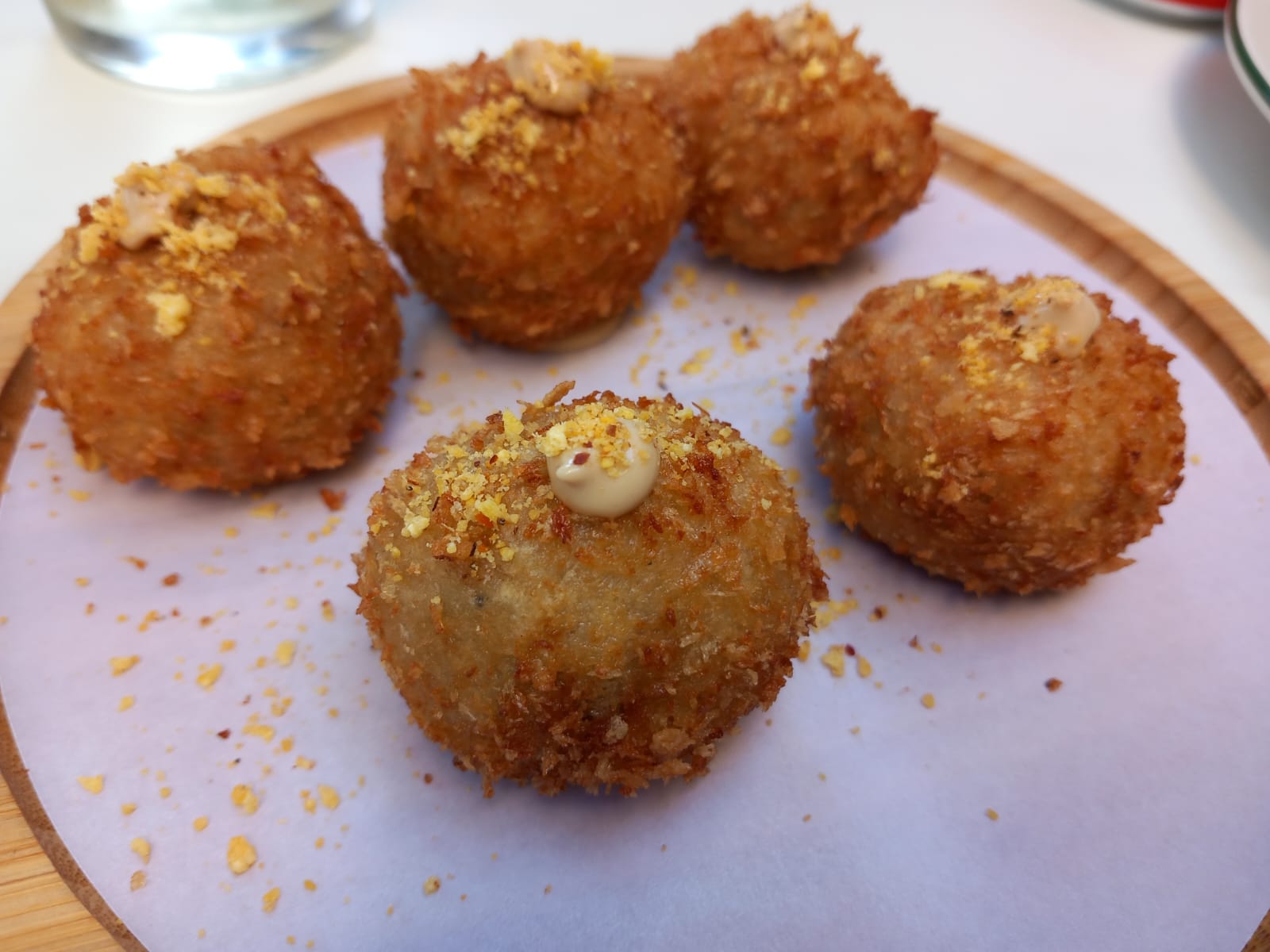 Croquetas de pollo y mole