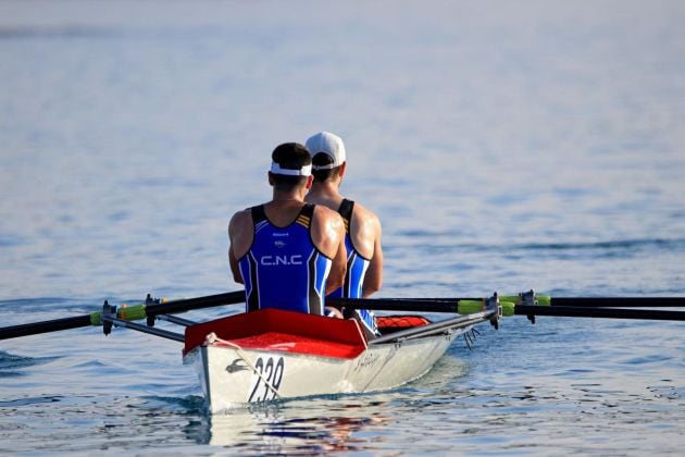 Adrián Miramón y su compañero en doble scull