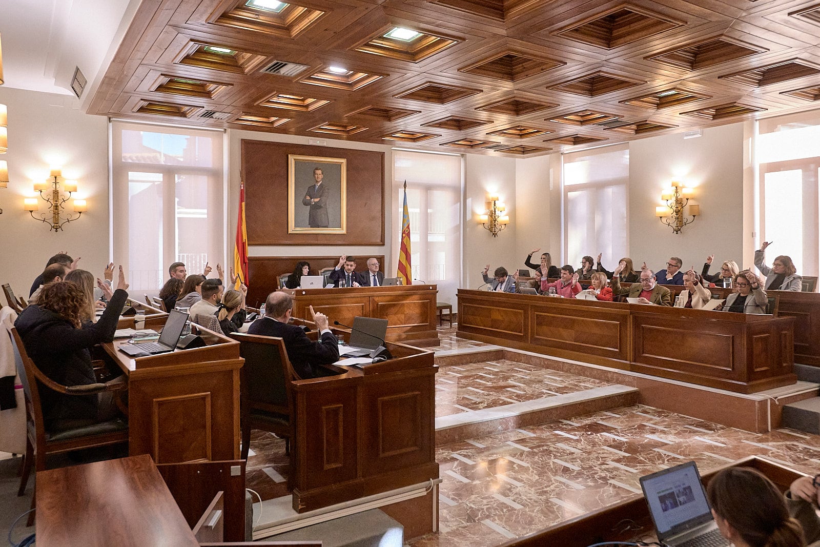 El Pleno ordinario del Ayuntamiento de Gandia correspondiente al mes de diciembre ha presentado una Declaración Institucional consensuada por todos los grupos municipales.