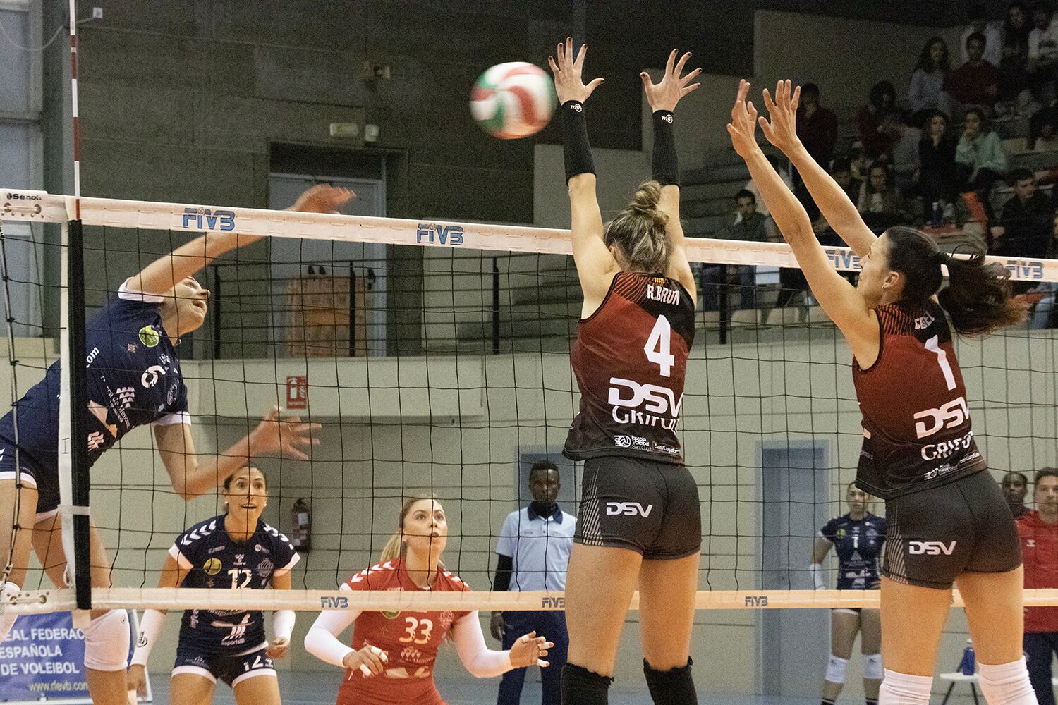 L'Avarca va sumar un important triomf a Sant Cugat després de patir massa al primer i quart set.