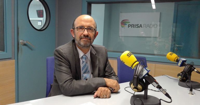 Pau Simarro, als estudis de Ràdio Lleida