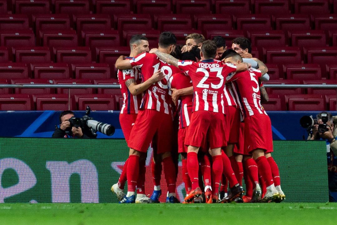 La plantilla del Atlético de Madrid celebrando un gol. 