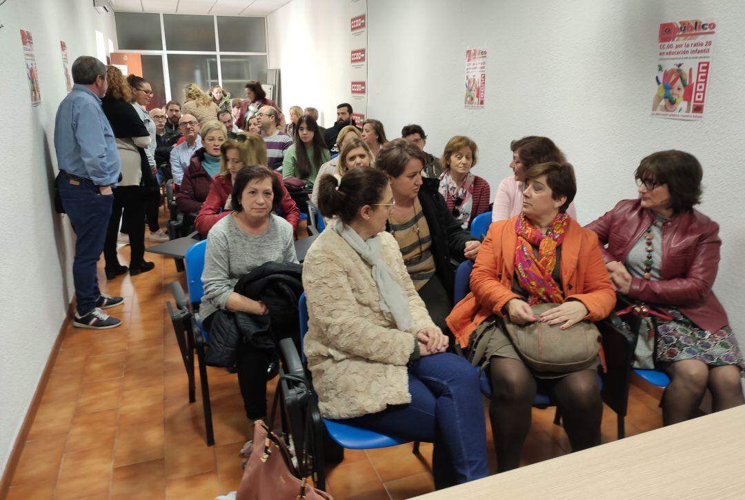 Trabajadoras de limpieza en Agencias Tributarias han mantenido este martes una asamblea donde han decidido movilizaciones