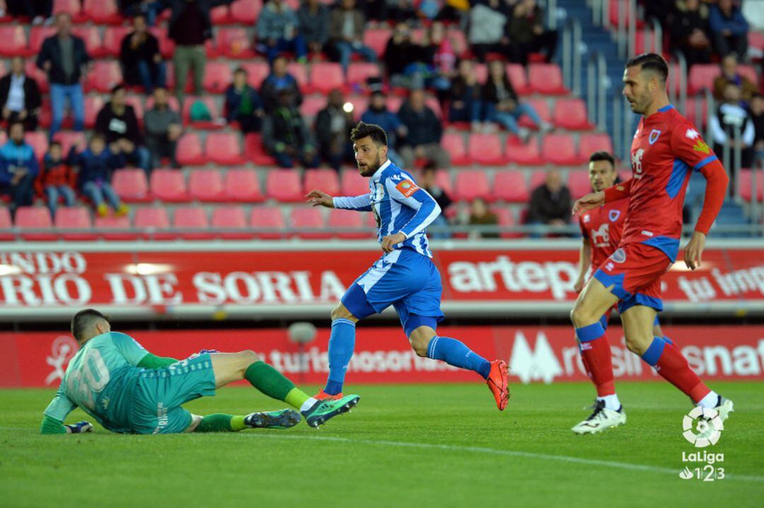 Borja Valle marca el 0-1 a los 3 minutos de juego en Los Pajaritos.