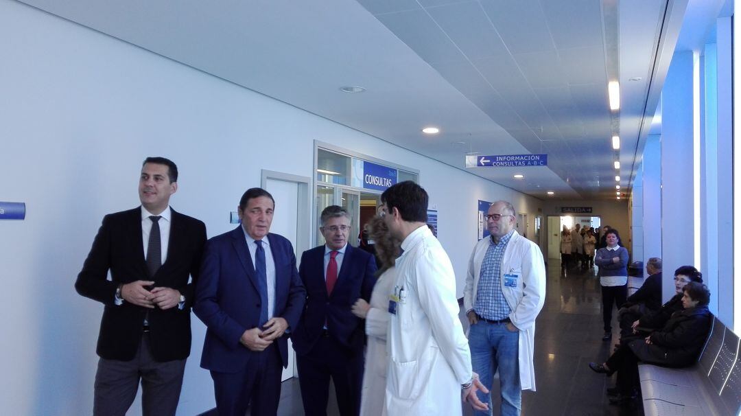 El Consejero de Sanidad, Antonio Sáez Aguado, durante su visita al Hospital Provincial de Zamora