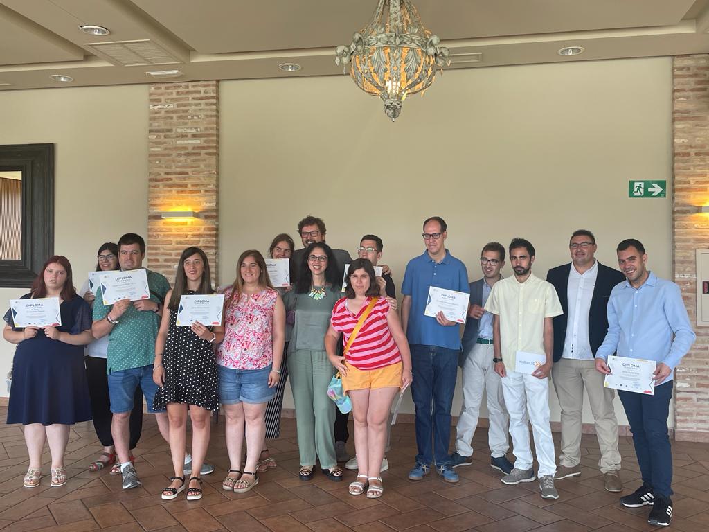 Entrega de diplomas a los proyectos ganadores del proyecto Social Business Factory