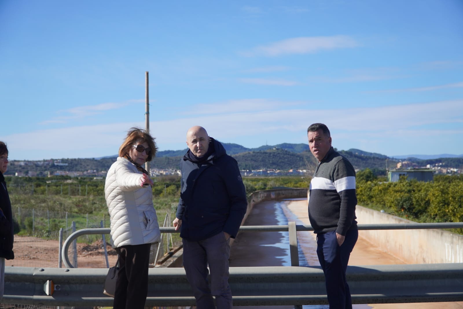 Miguel Polo y la alcaldesa de Rafelguaraf. Fuente: CHJ