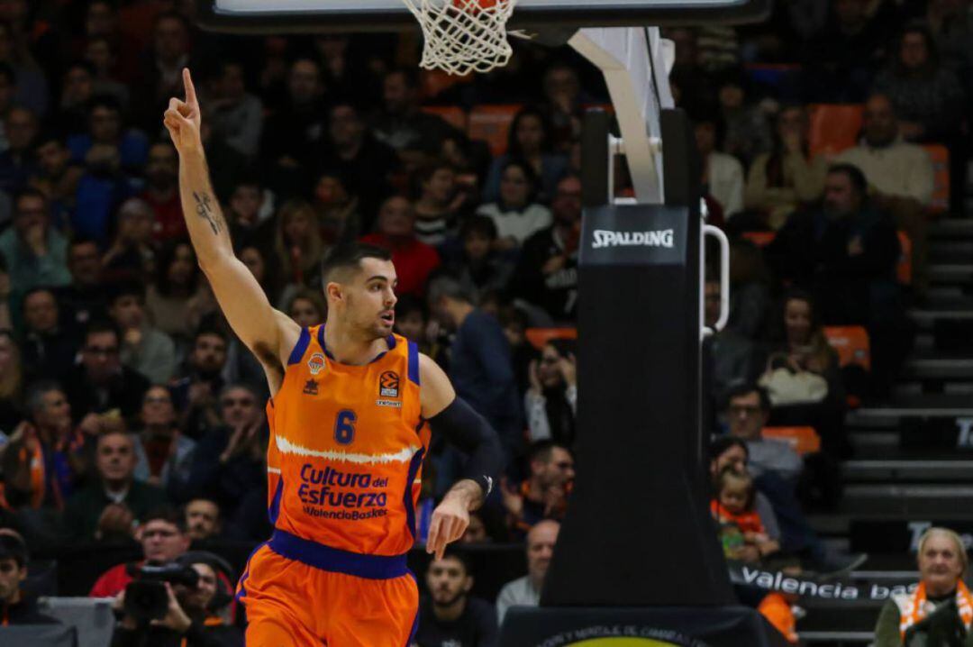 Alberto Abalde, durante un encuentro con Valencia Basket. 