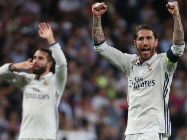 Carvajal y Sergio Ramos celebran su victoria ante el Bayern.