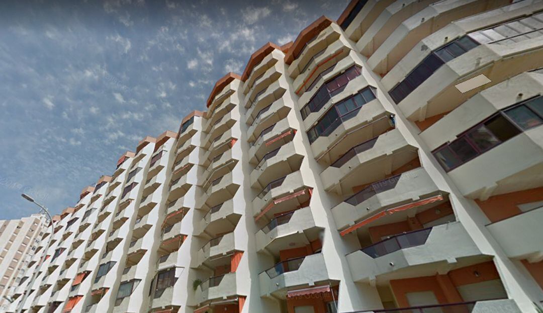 Bloque de apartamentos en la playa de Gandia 