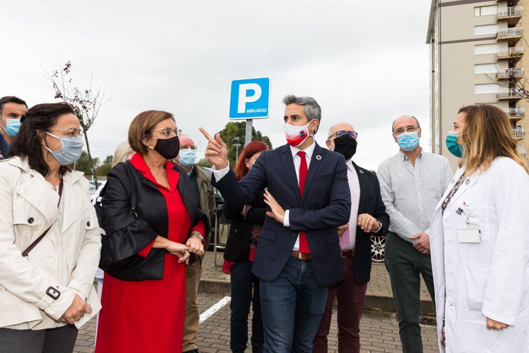 El vicepresidente y consejero de Universidades, Igualdad, Cultura y Deporte, Pablo Zuloaga, acompañado por el consejero de Sanidad, Miguel Rodríguez, visitan el Hospital de Laredo SALUD ESPAÑA EUROPA CANTABRIA
 GOBIERNO
 