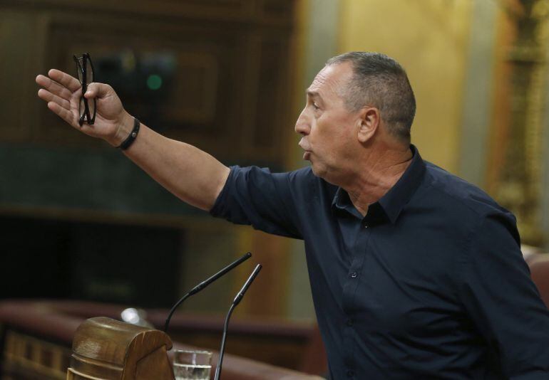 MADRID.-17-10-2017.- El diputado de Compromís Joan Baldoví i Roda, durante su intervención en el pleno del Congreso de Los Diputados. EFE PACO CAMPOS