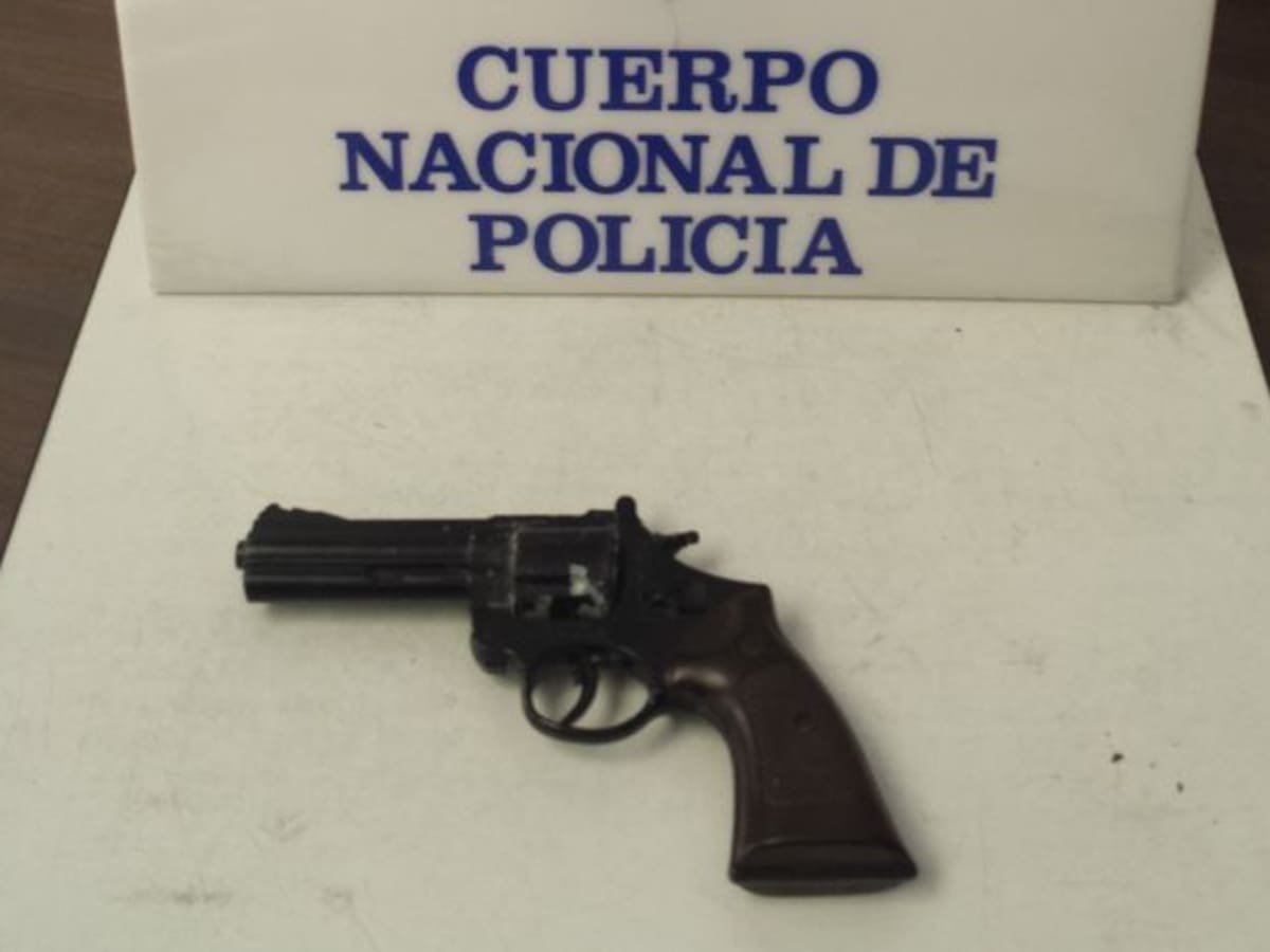 Detenido tras intentar robar una panadería en Palencia utilizando un revólver simulado