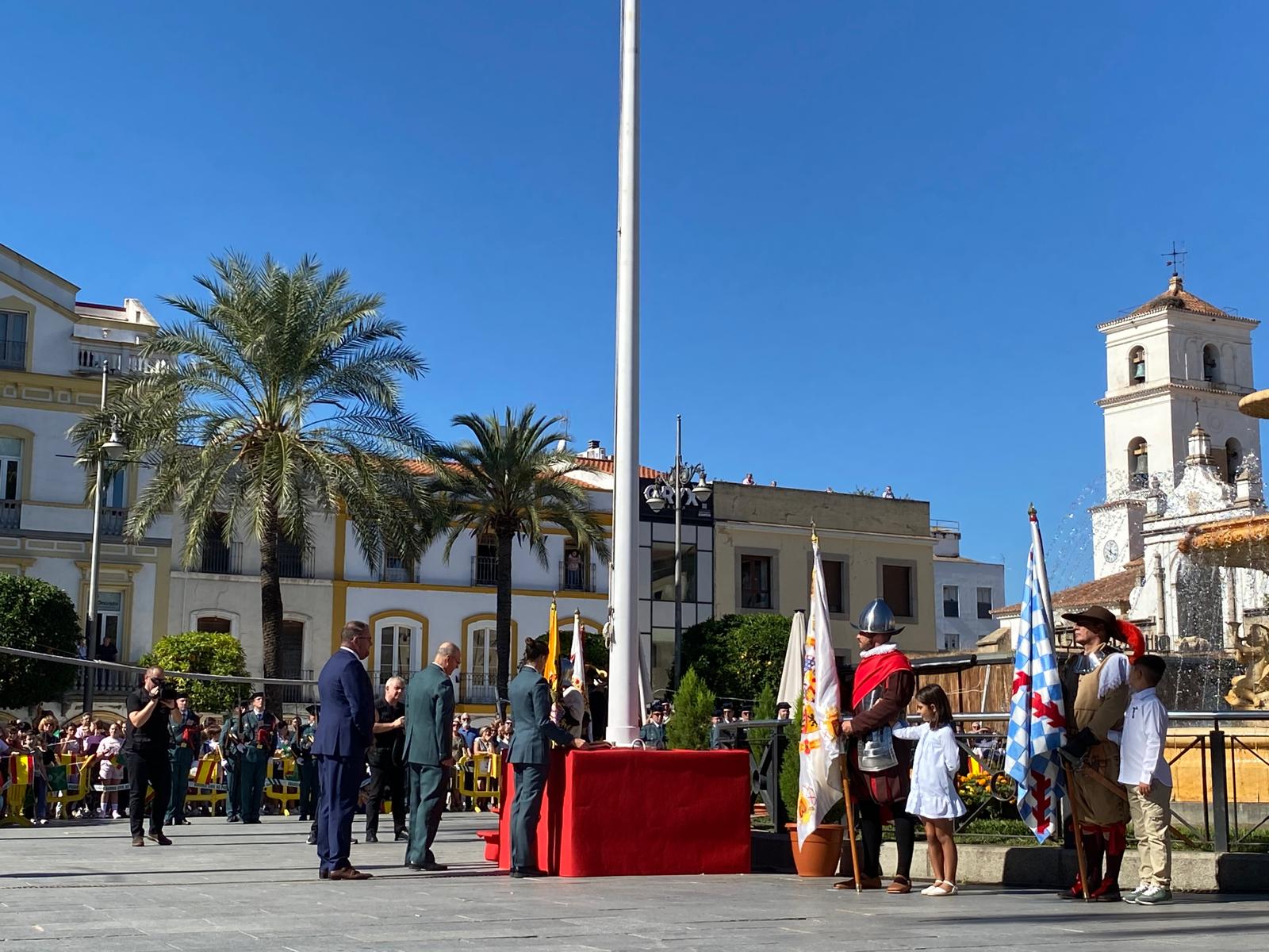 IZADO BANDERA GUARDIA CIVIL EN MÉRIDA