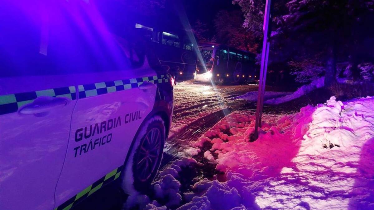 Rescatados tres autobuses con 112 escolares y 10 adultos