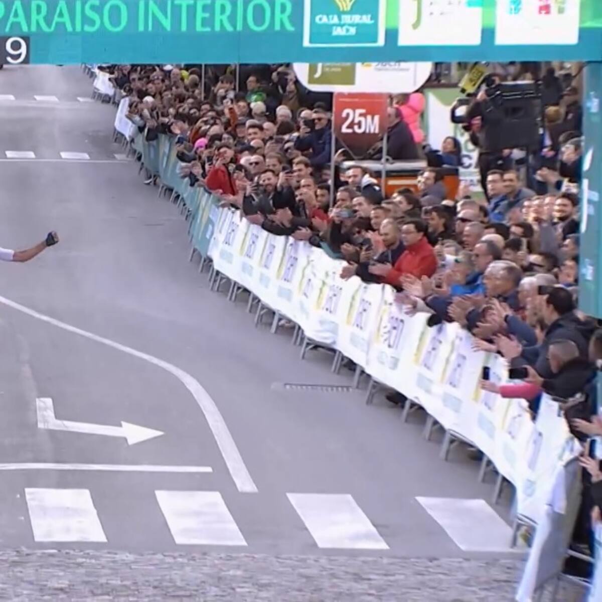 El campeón de España Oier Lazkano se impone entre olivos en la III Clásica Jaén Paraíso Interior