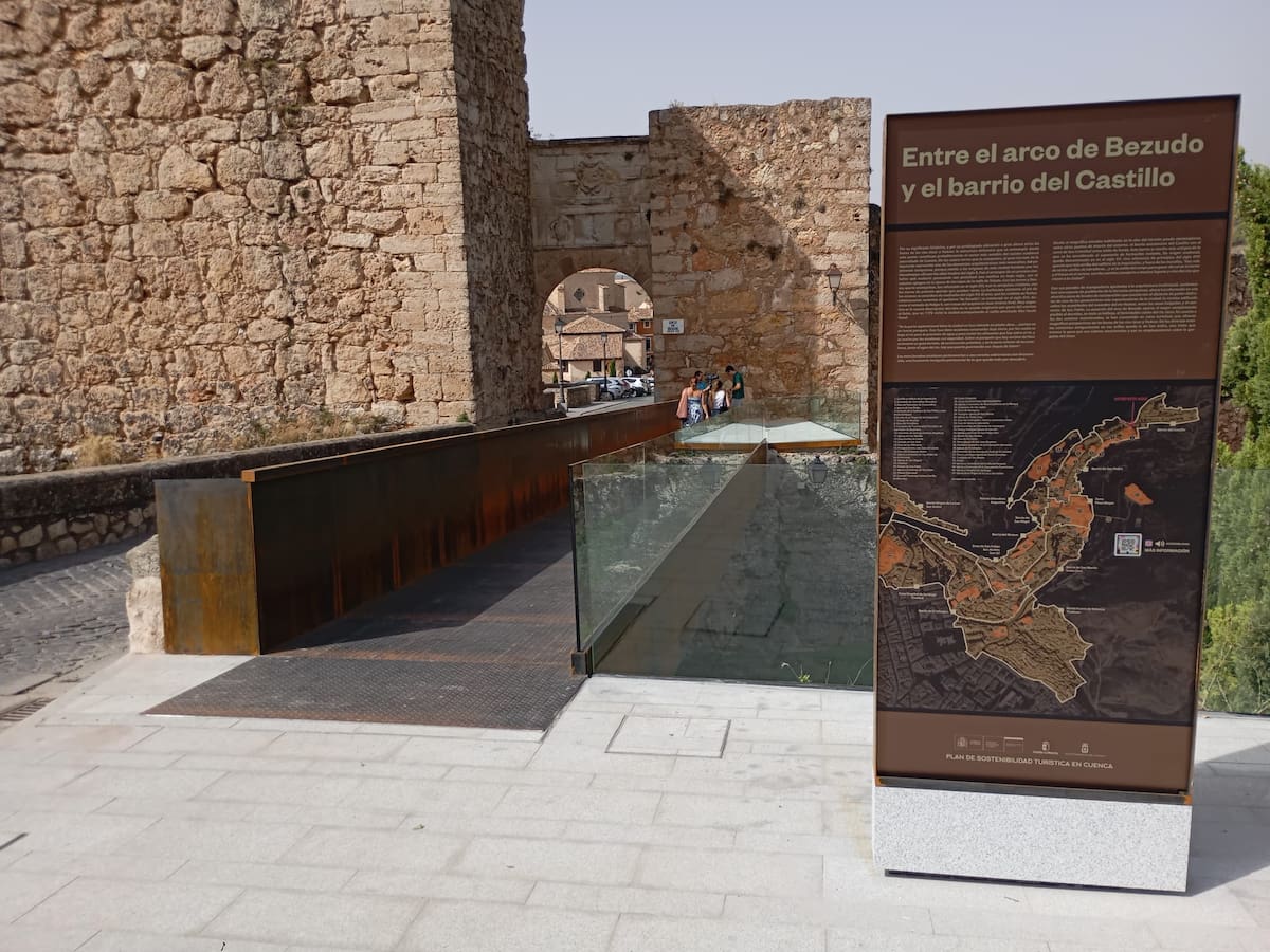 Cuenca estrena pasarela peatonal en el Arco de Bezudo que mejora la accesibilidad y ofrece nuevos miradores