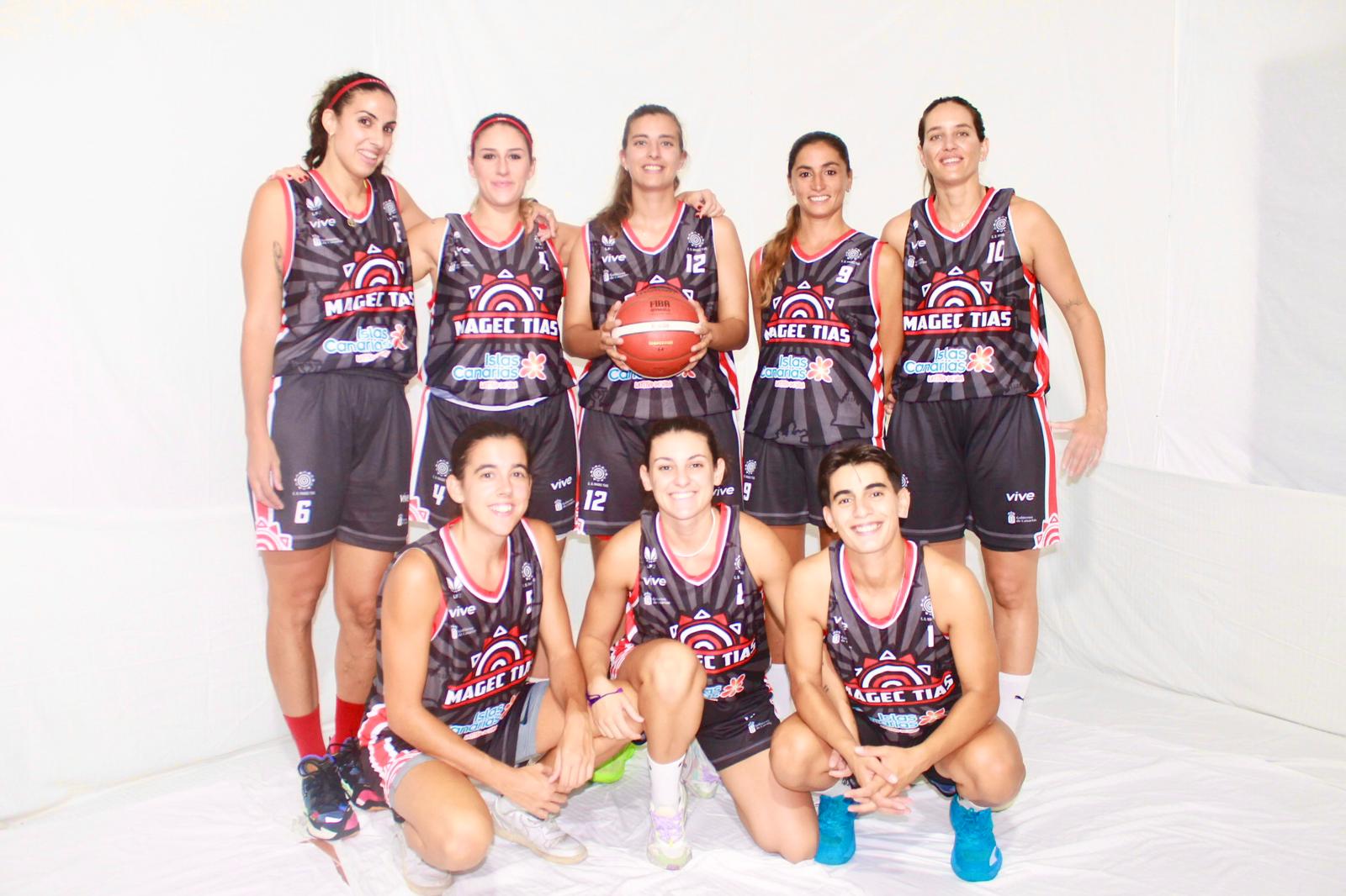 Las jugadoras del Magec Tías Contra la Violencia de Género.