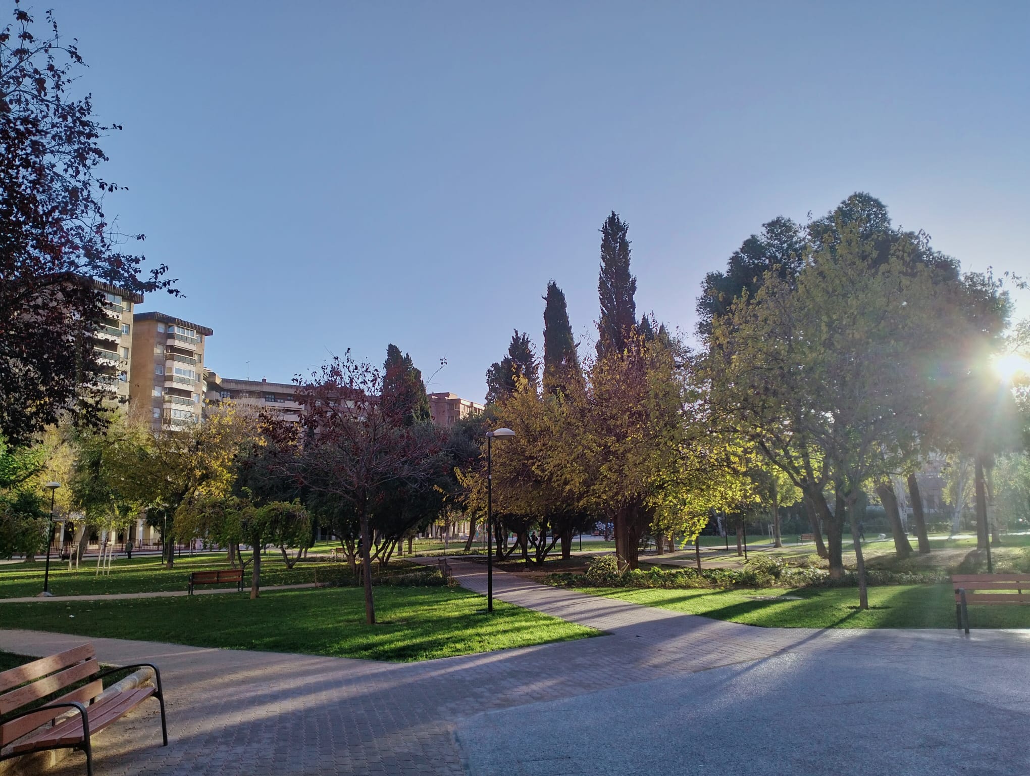 Zaragoza cierra sus parques ante las fuertes rachas de viento previstas