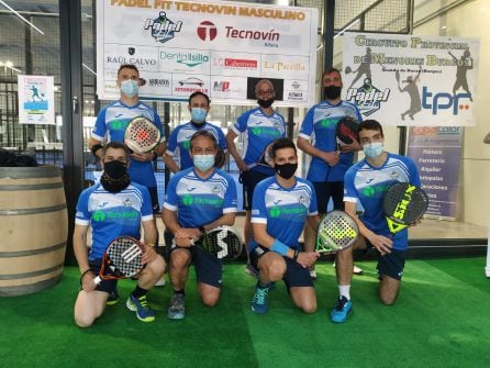 Los integrantes del equipo autonómico del Pádel Fit Tecnovin.