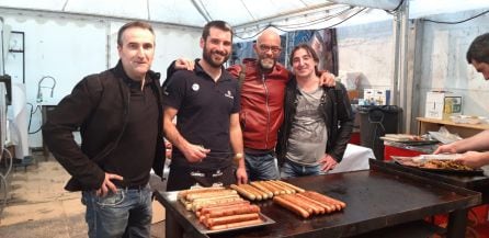 Iñigo Kortabitarte, Mitxel Suárez y Mikel Fiestras en la Feria de la Cerveza de Eibar