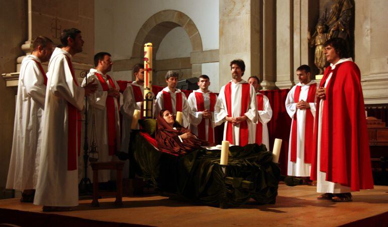 Imatge d&#039;un assaig del Misteri de la Selva a l&#039;Esgésia de Sant Andreu.