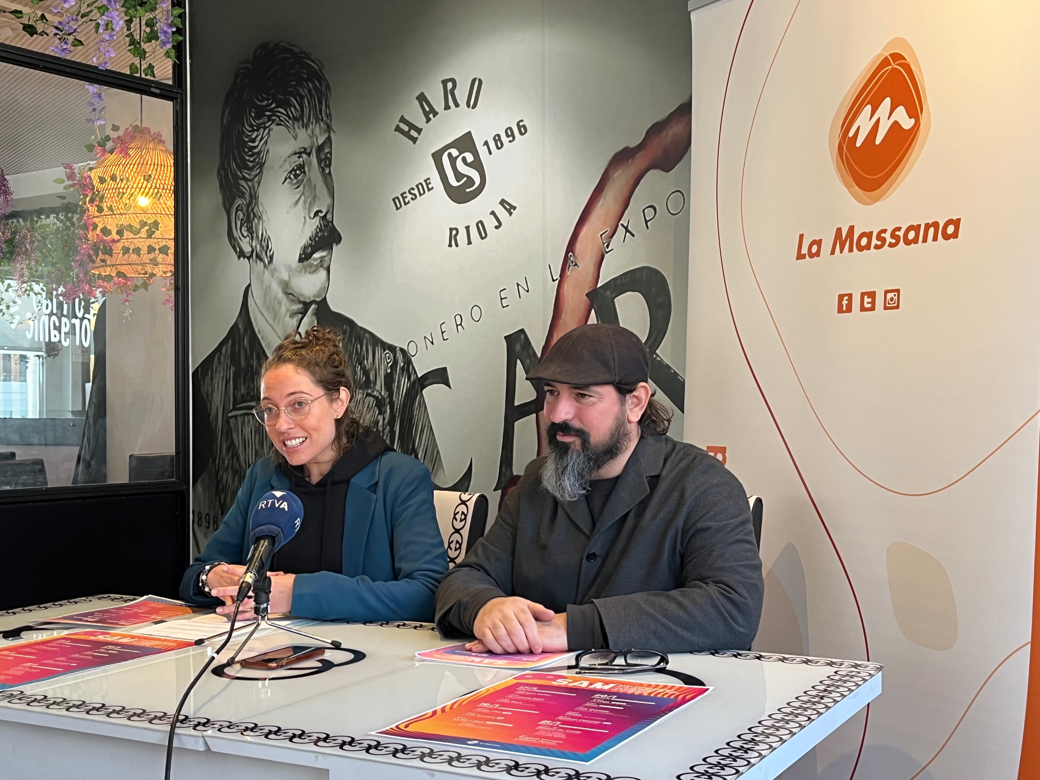 La consellera de la Massana, Alèxia Verdaguer, i el director artístic del SAM, Juli Barrero.