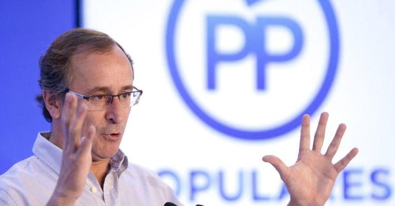 El candidato a lehendakari por el PP, Alfonso Alonso, durante su participación en un acto electoral en San Sebastián. 