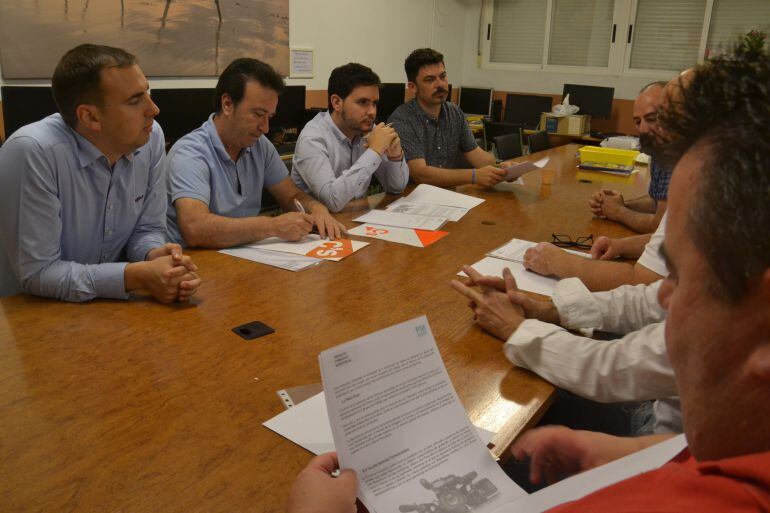 Reunión entre Ciudadanos Elche, Pedanías y la Asociación de Vecinos de Torrellano