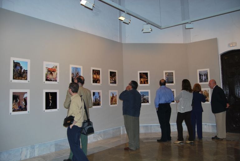 Exposición de fotografías del concurso de la Federación de Cofradías