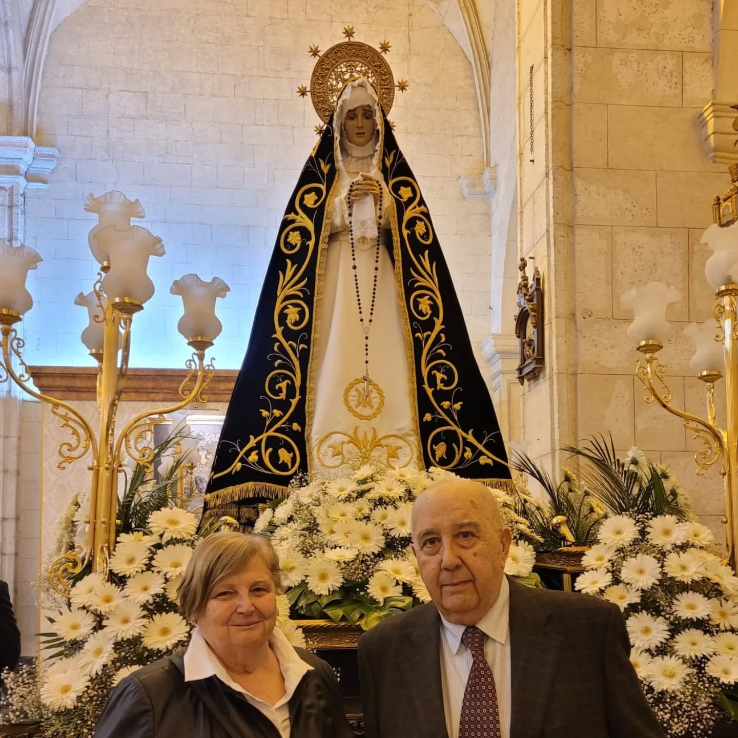 Máximo, con su esposa.