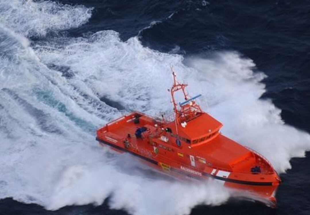 Llega una patera con 45 personas migrantes a Mogán