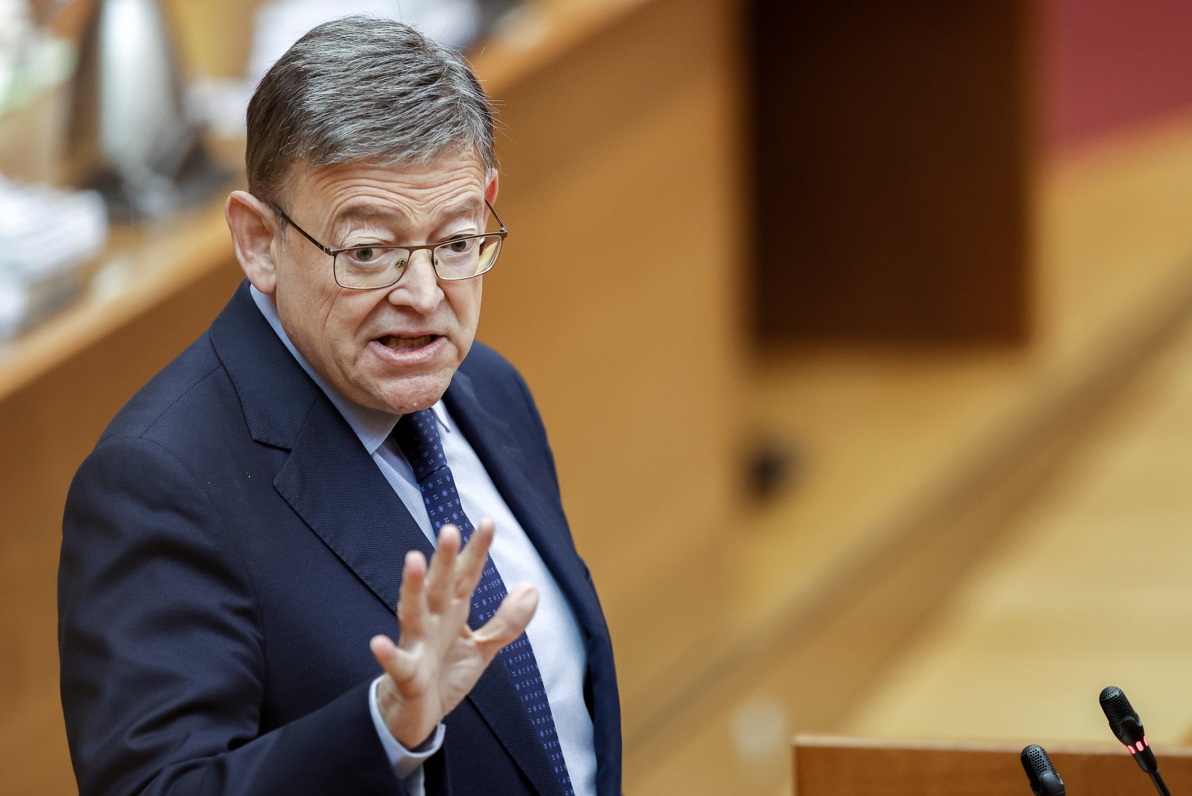 GRAFCVA9616. VALENCIA, 10/11/2022.-El presidente de la Generalitat, Ximo Puig, interviene en la sesión de control de las Cortes Valencianas.EFE/ Kai Forsterling