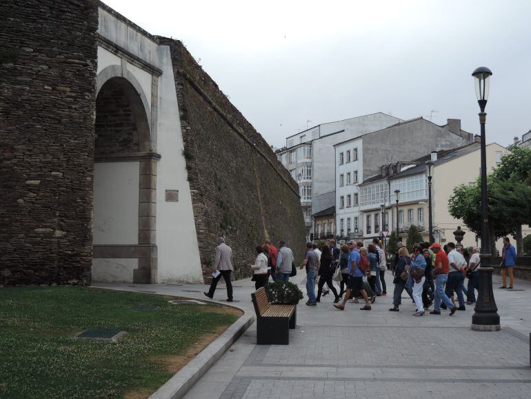 Tramo peatonal de la Ronda de la Muralla de Lugo