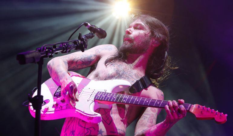 El cantante y guitarrista Simon Neal, de la banda británica Biffy Clyro