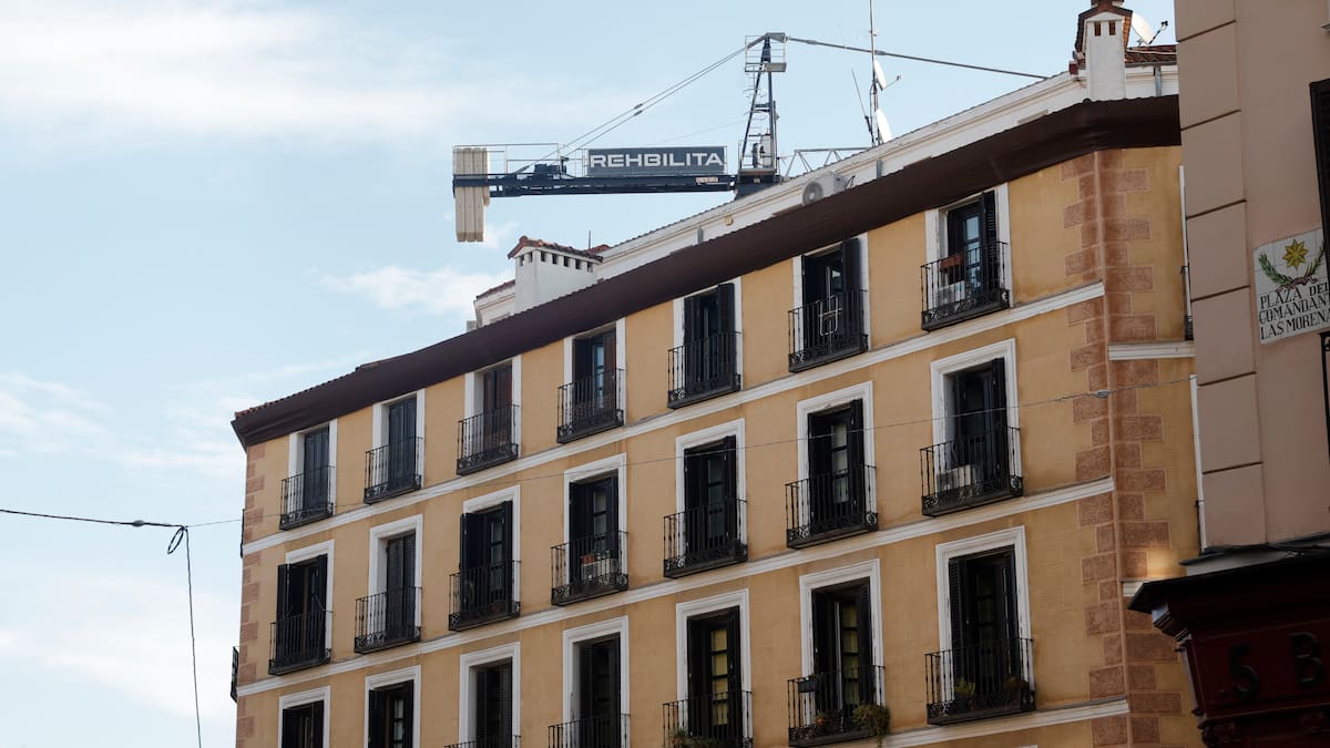"Me podía haber pasado a mi": Las jornadas "infinitas" en la construcción tras el derrumbe de un edificio en Madrid