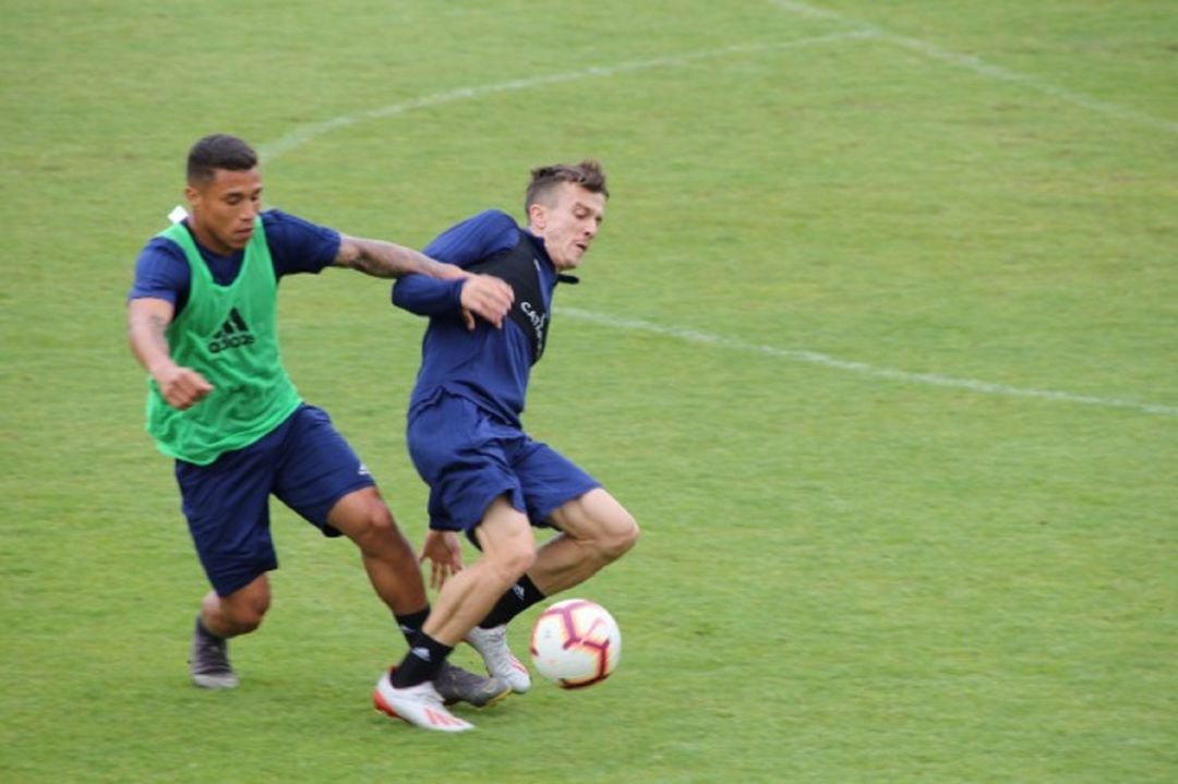 Salvi Sánchez en un lance del entrenamiento de hoy con Machis