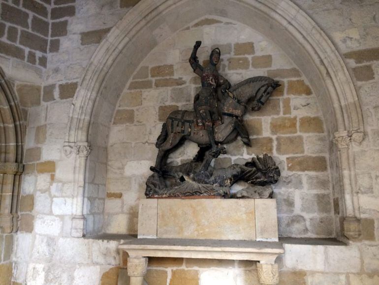 Imagen de San Jorge en Estella antes de su fallida restauración