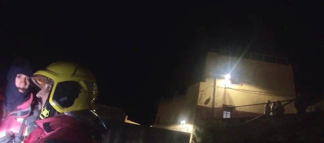 Efectivos de bomberos durante una intervención en Jaén capital.