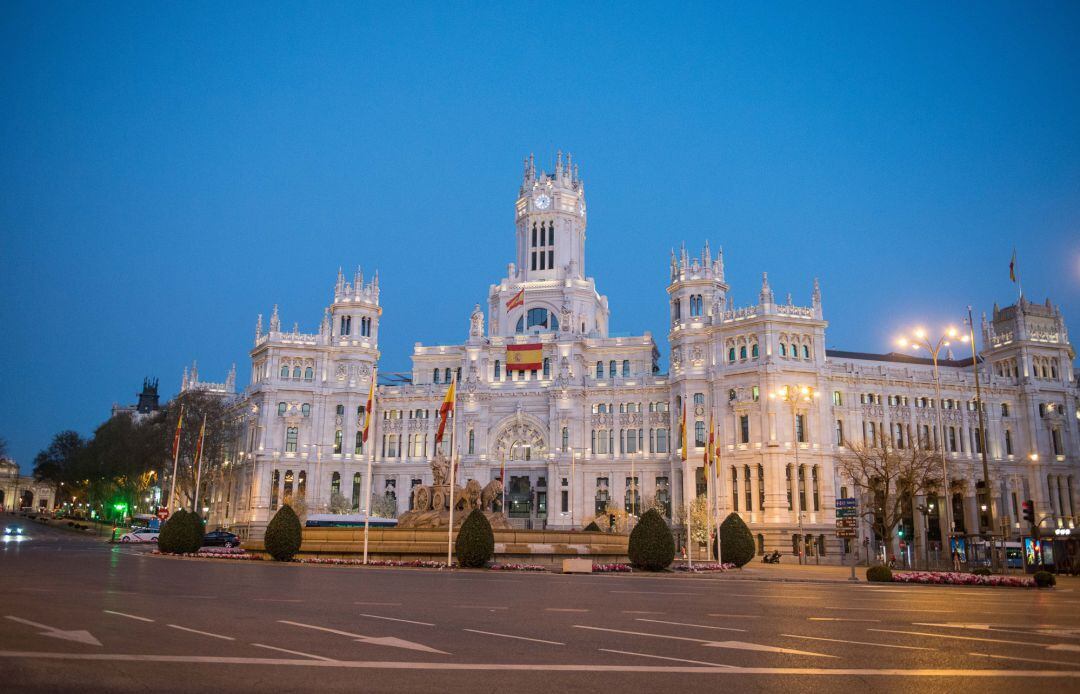 La Cibeles y las calles cercanas al Ayuntamiento totalmente vacías tras el anuncio del Estado de Alarma.