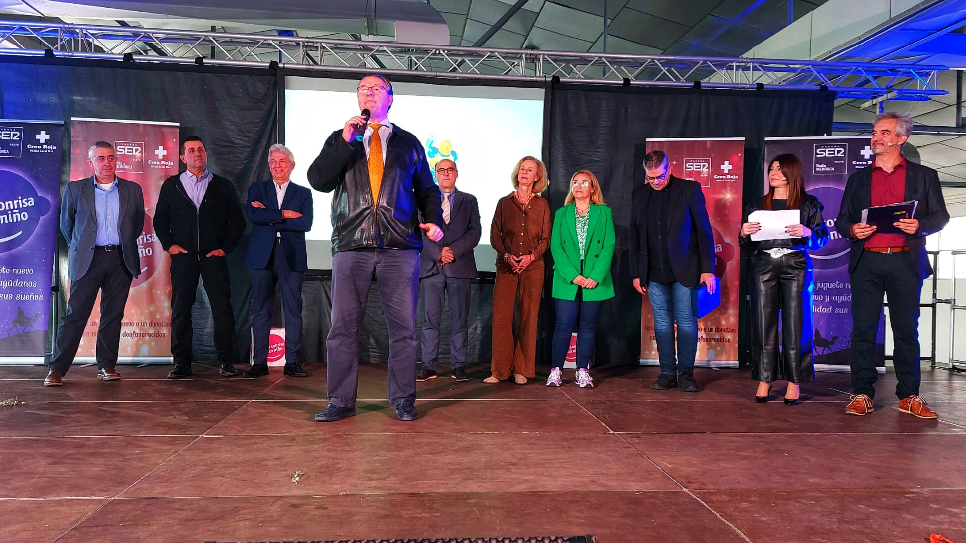 Gala Por la sonrisa de un niño, con Jordi Moya recogiendo el premio Manolo Escalona