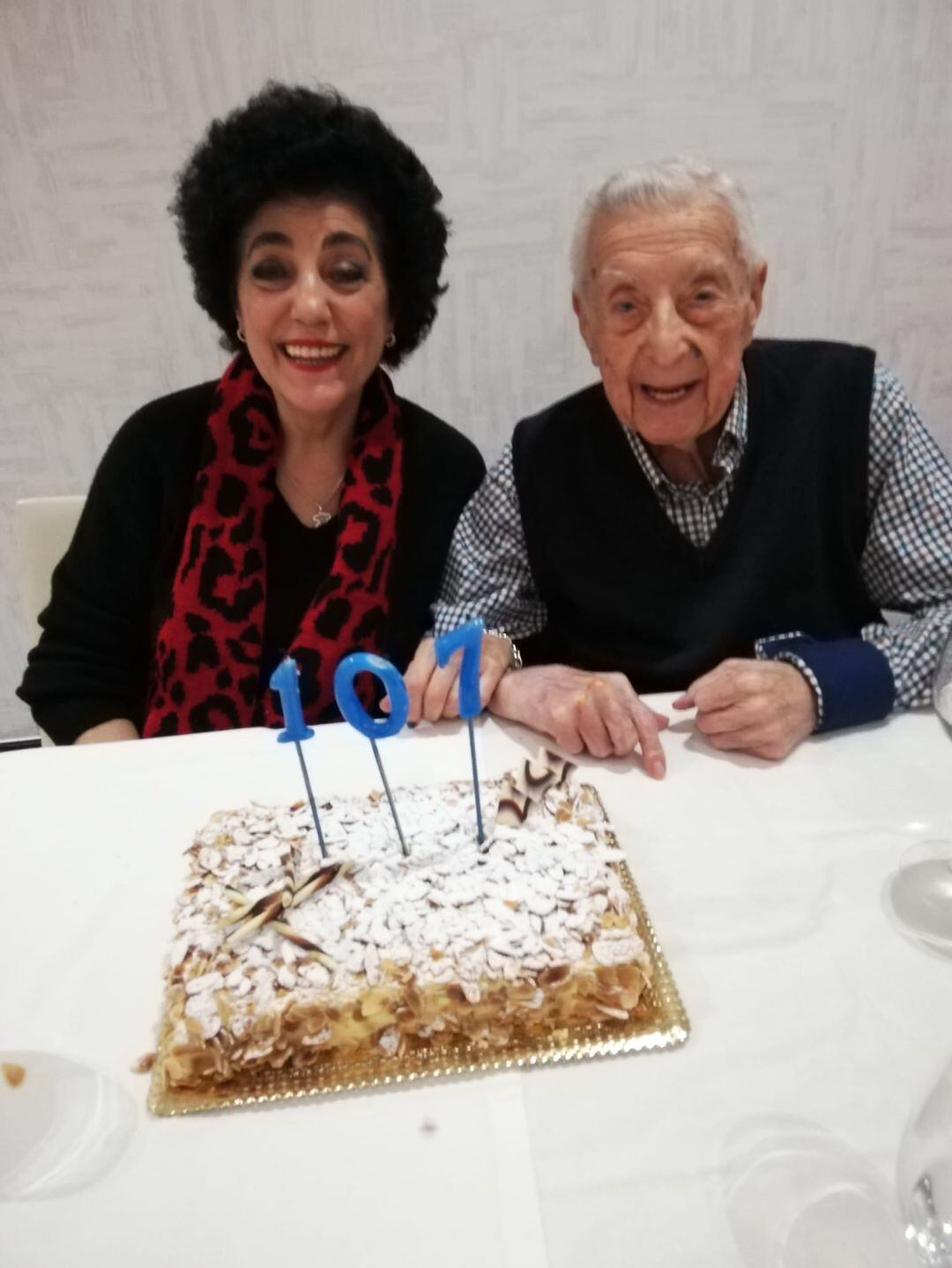 Begoña y Eduardo celebrando su último cumpleaños