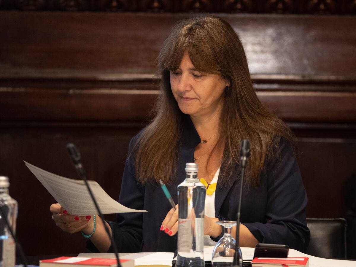 La Mesa del Parlament suspende Laura Borràs con los votos de ERC, PSC y CUP