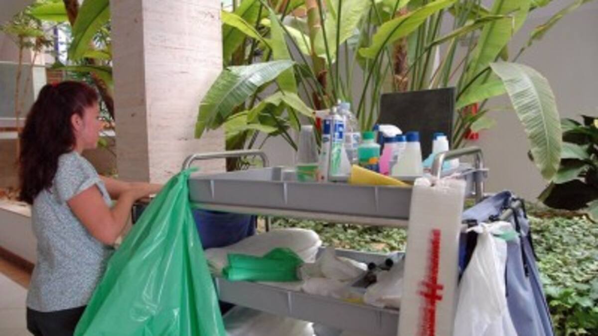 El presidente de Ashotel asegura que "los trabajadores turísticos están bien pagados y tienen buenas condiciones"