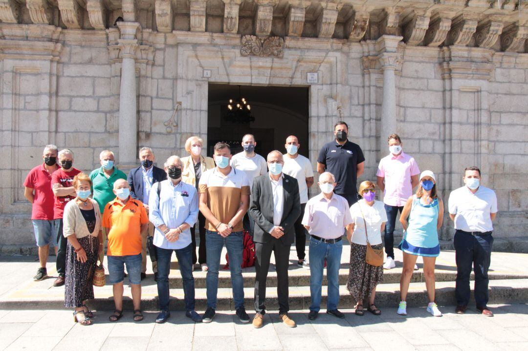 Firma de los convenios en el Ayuntamiento de Ponferrada