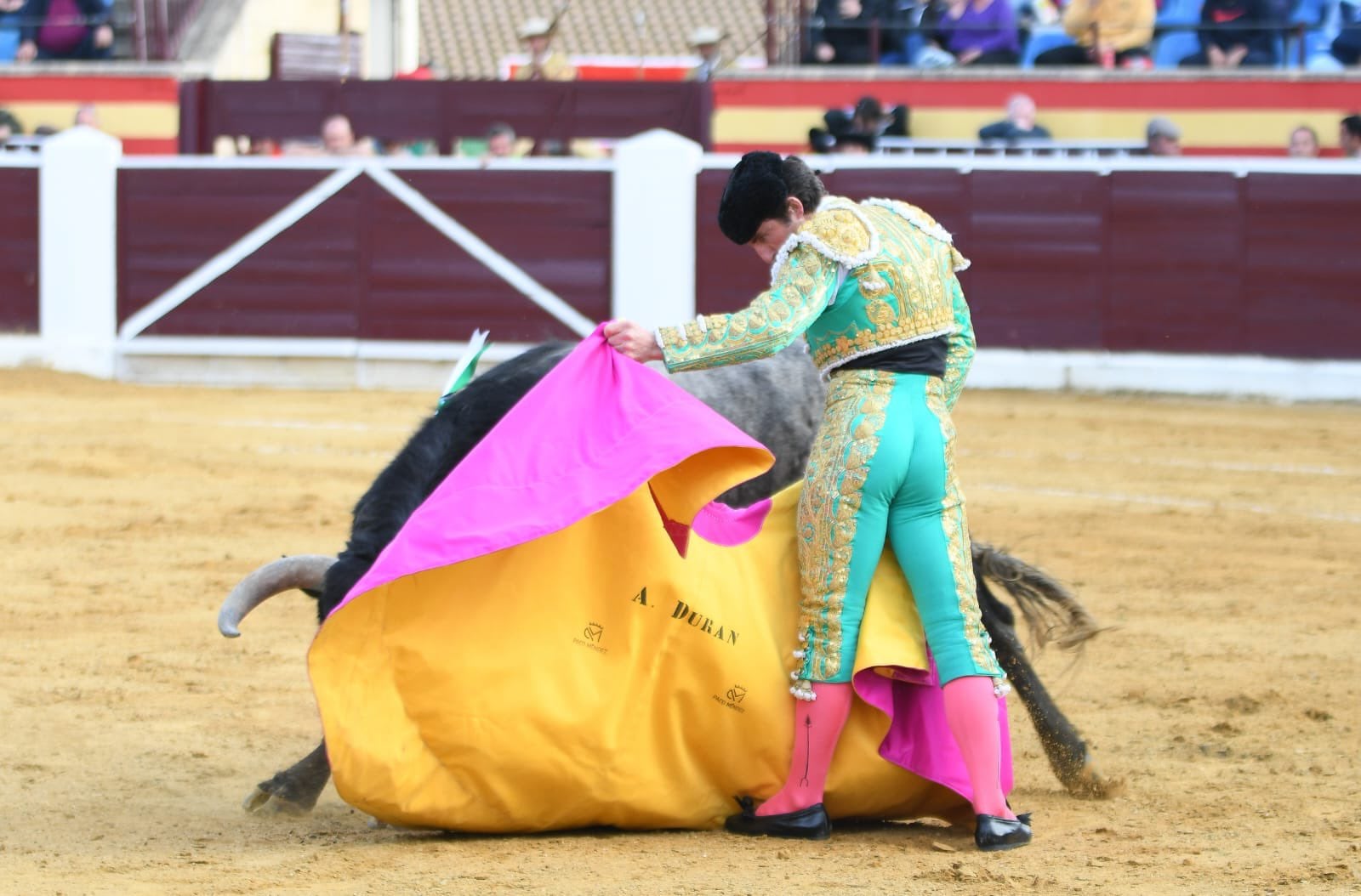 Copa Chenel / Alberto Durán torea a la verónica al primero de su lote