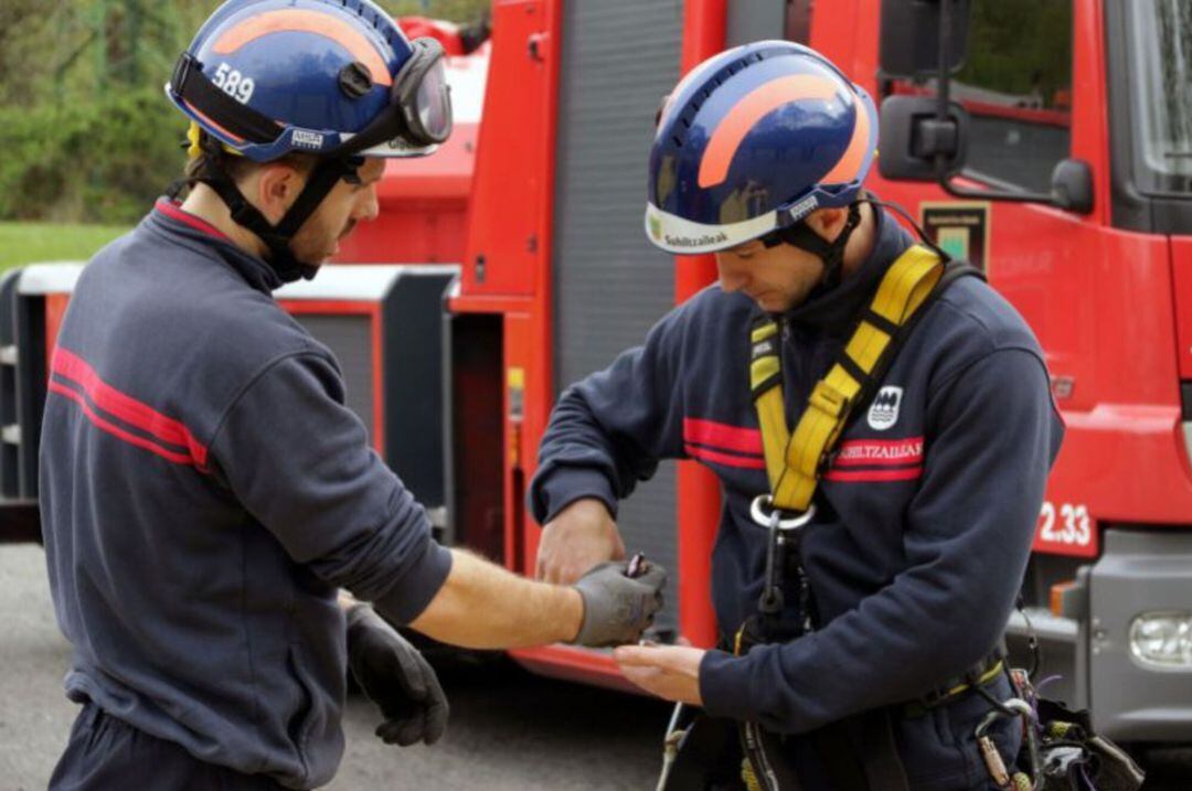 Arranca el proceso de vacunación de los y las bomberas forales de Gipuzkoa. 